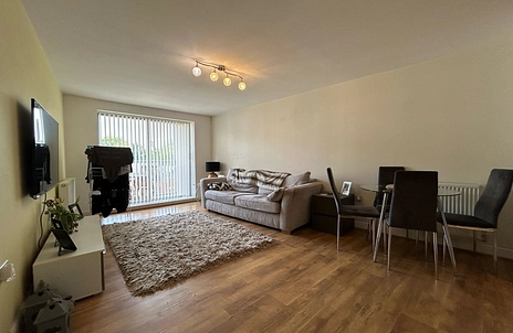 2 bedroom apartment for sale - Coombe Way, Farnborough, Hampshire, GU14 - Property View 2