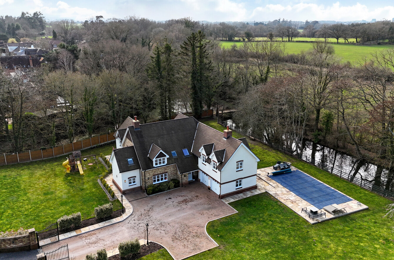 Heather Lane, Up Nately, Hook, Hampshire, RG27