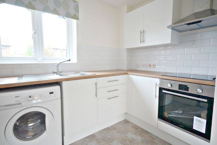 1 bedroom apartment to rent - Littlebrook Avenue, Nr Burnham, SL2 - Property View 1