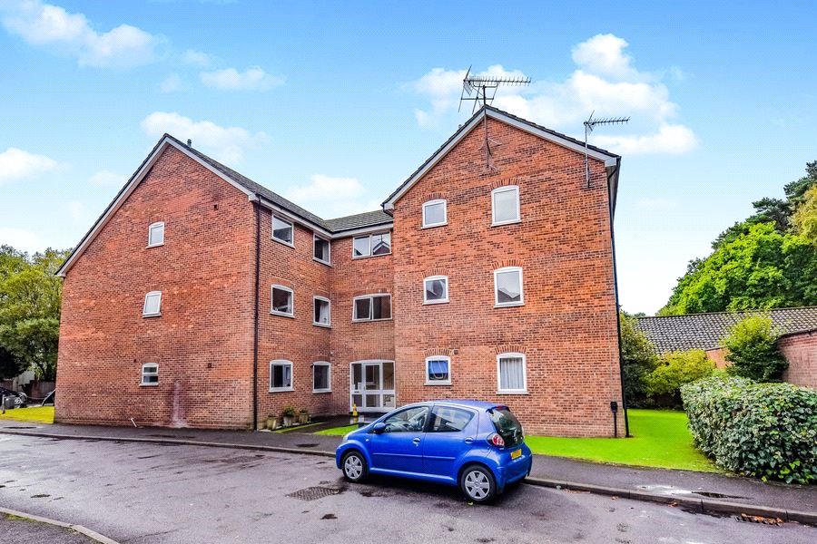 2 bedroom apartment for sale - Gordon Road, Camberley, Surrey, GU15 - Property View 1