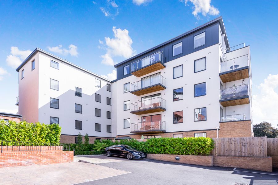 1 bedroom apartment to rent - Grosvenor Mansions, Sullivan Road, Camberley, GU15 - Property View 1