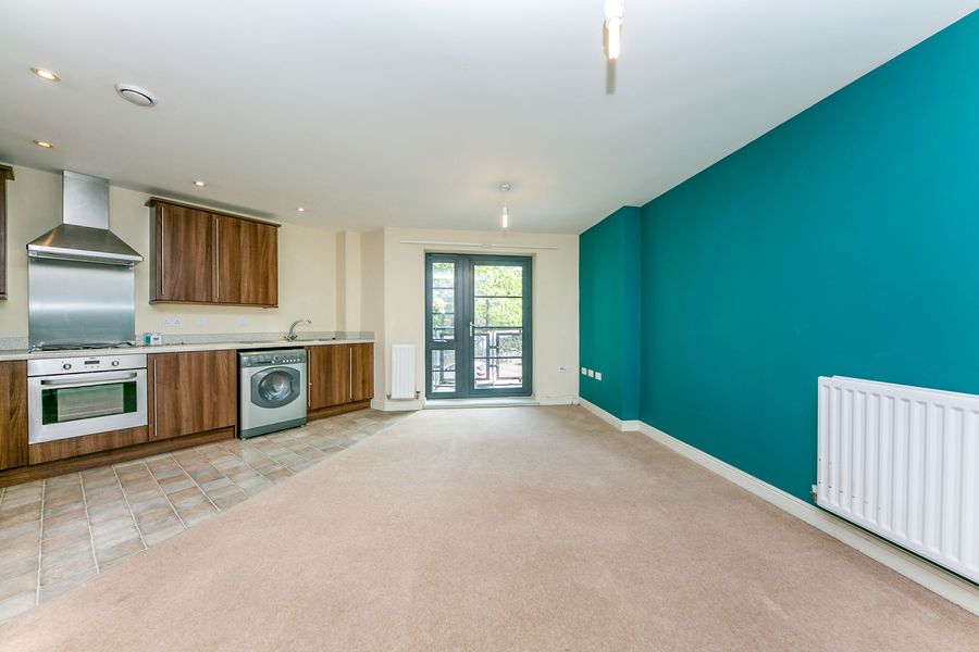 1 bedroom apartment to rent - Bell Court, Merlin Road, Farnborough, GU14 - Property View 1