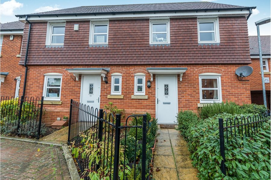 2 bedroom house to rent - School Close, Downley, High Wycombe, HP13 - Property View 1