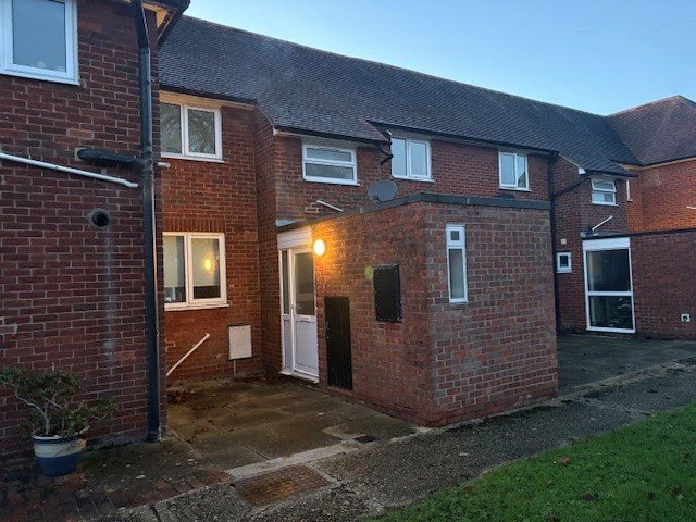2 bedroom terraced to rent - Venning Road, Arborfield, Reading, RG2 - Property View 1