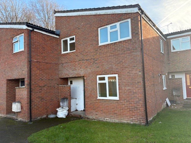 3 bedroom house to rent - Kelvin Close, Arborfield, Reading, RG2 - Property View 1