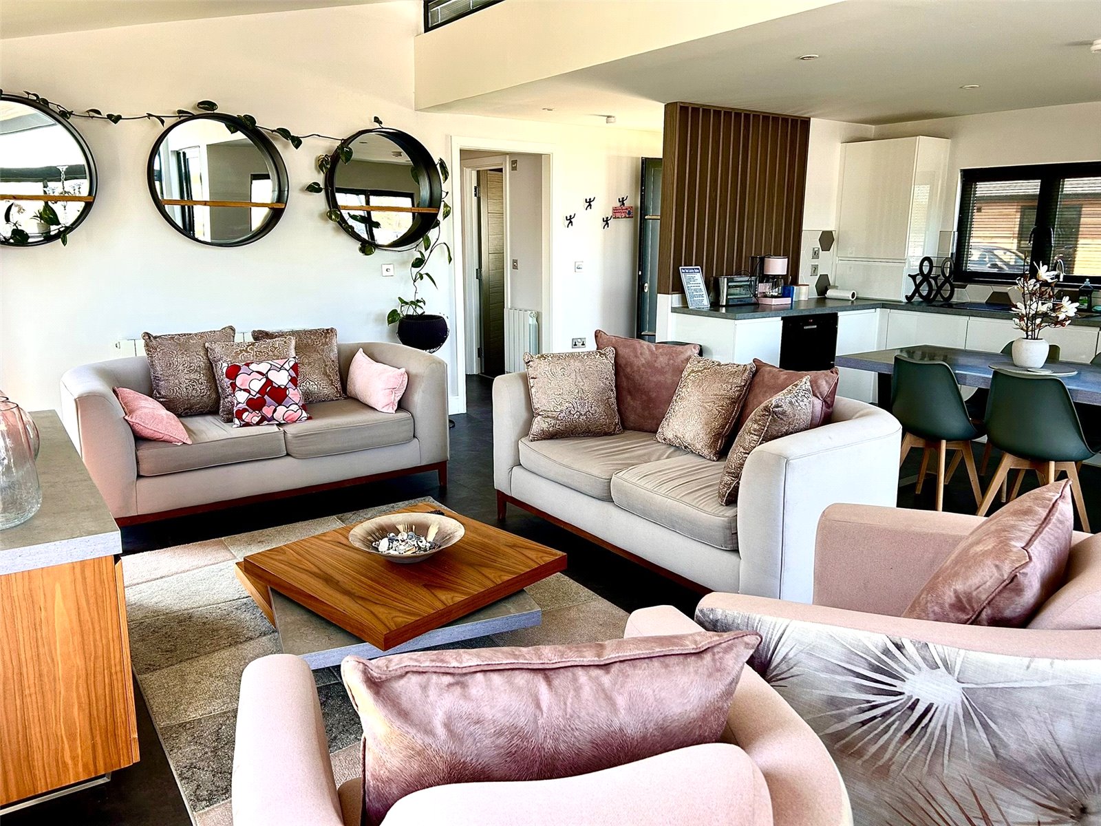 2 bedroom land/development plot to rent - Maidenhead Road, Windsor, SL4